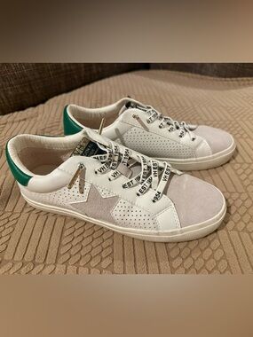 Vintage Havana White, Light Gray & Green Low-Top Sneakers